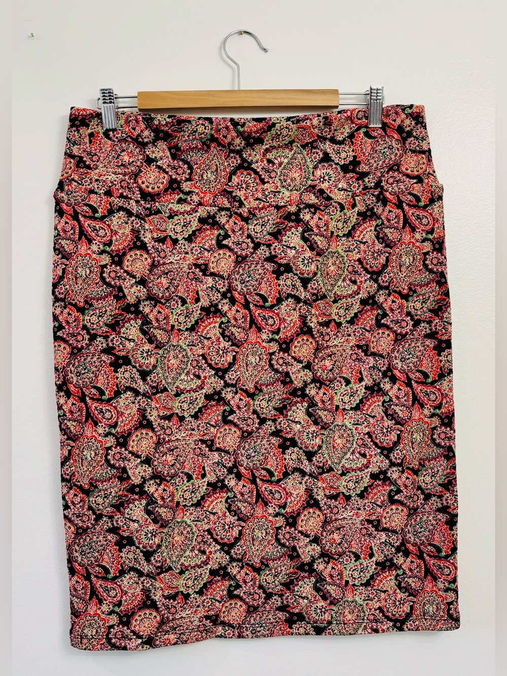 LuLaRoe Black Paisley Pencil Skirt with Red and Green Accents, Size XL